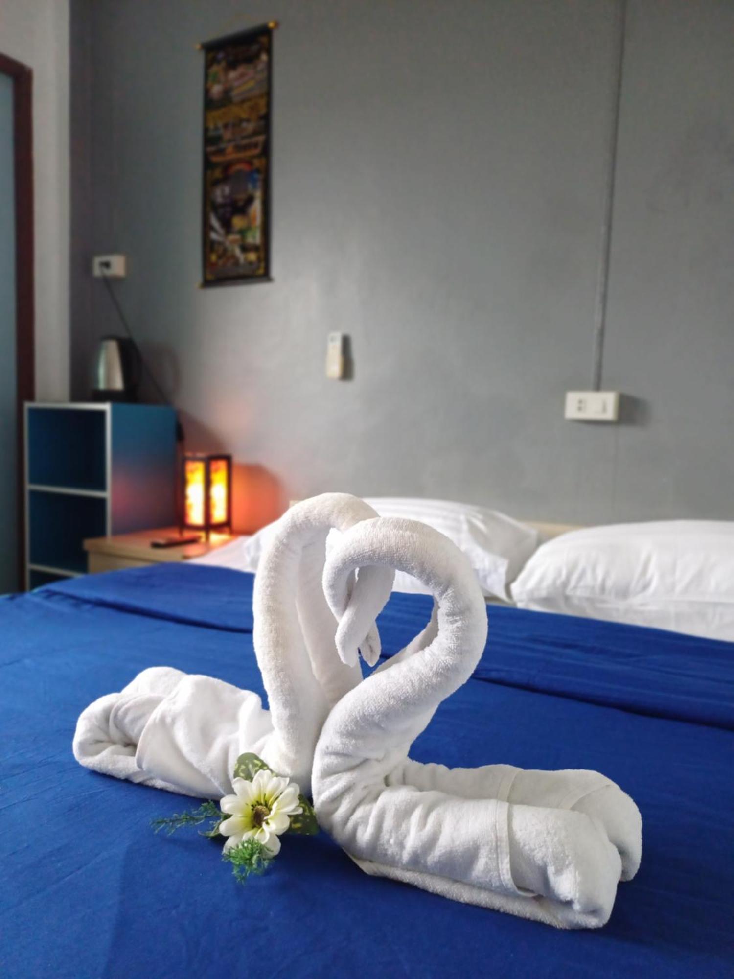 The Villa Residences Resort Patong Extérieur photo