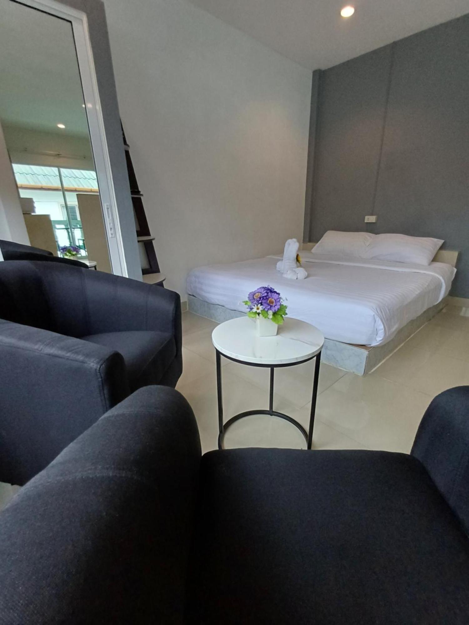 The Villa Residences Resort Patong Extérieur photo